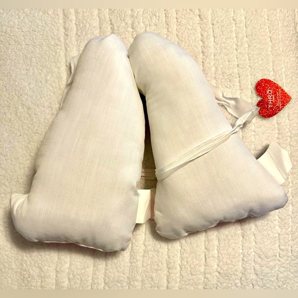 ❤️Gnomes💘2-Throw Pillows/for Valentine’s Day!💝 💌 - Picture 8 of 9